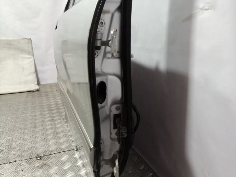Recambio de puerta trasera derecha para mercedes-benz clase s (w126) berlina+coupe referencia OEM IAM   