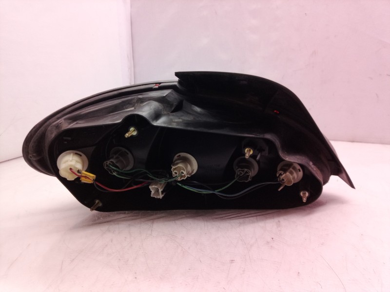 Recambio de piloto trasero derecho para hyundai lantra berlina (rd) 1.9 d gls referencia OEM IAM 9240229520   Recambio de piloto trasero derecho para hyundai lantra berlina (rd) 1.9 d gls referencia OEM IAM 9240229520