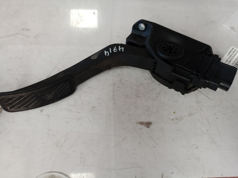 Recambio de potenciometro pedal para ford fiesta (cb1) ambiente referencia OEM IAM 6PV009517 6PV009517 6PV009517