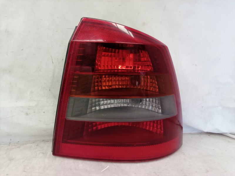 Recambio de piloto trasero derecho para opel astra g caravan 1.6 16v referencia OEM IAM 13117093 13117093 13117093