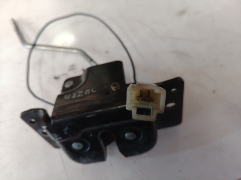 Recambio de cerradura maletero / porton para kia carnival ii 2.9 crdi cat referencia OEM IAM   