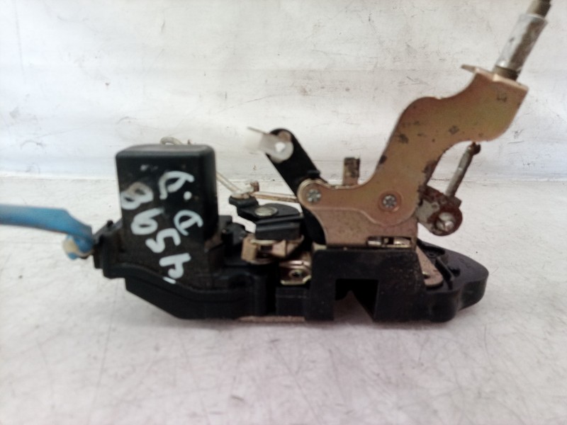 Recambio de cerradura puerta delantera derecha para kia carnival ii 2.9 crdi cat referencia OEM IAM   