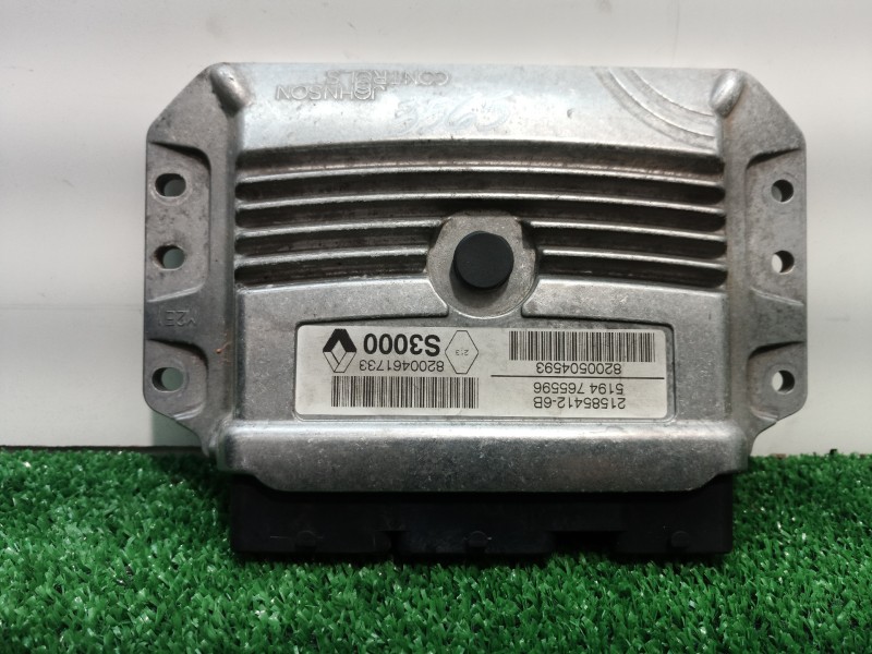 Recambio de centralita motor uce para renault clio iii exception referencia OEM IAM 215854126B 215854126B 8200504593