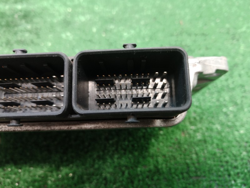 Recambio de centralita motor uce para renault clio iii exception referencia OEM IAM 215854126B 215854126B 8200504593