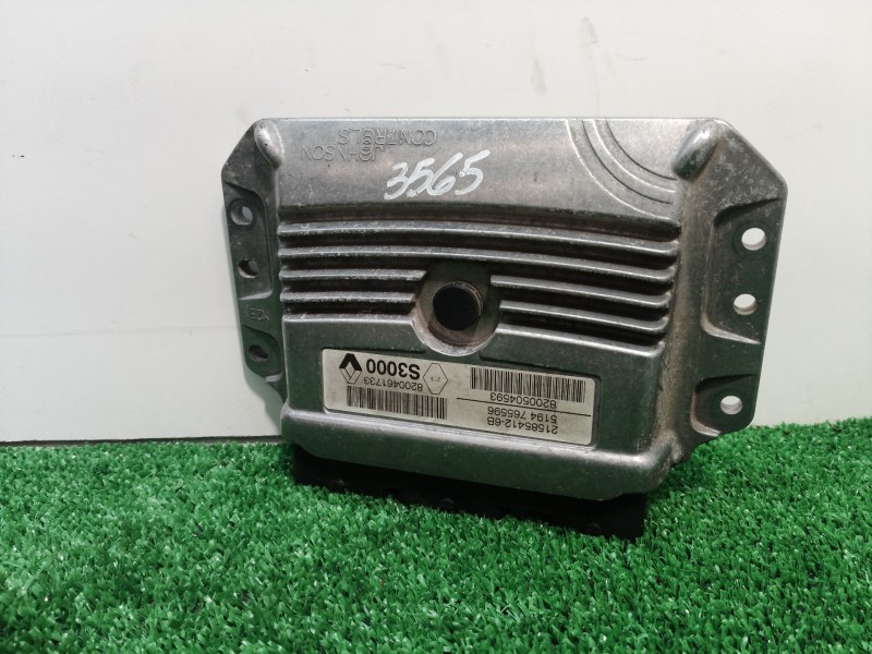 Recambio de centralita motor uce para renault clio iii exception referencia OEM IAM 215854126B 215854126B 8200504593