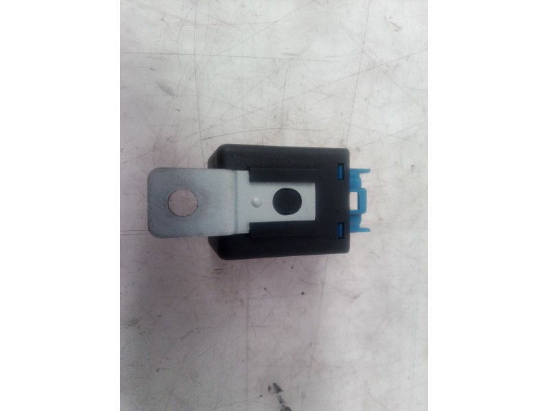 Recambio de rele para hyundai sonata (nf) 2.0 crdi comfort ii referencia OEM IAM 395104A000 395104A000 395104A000