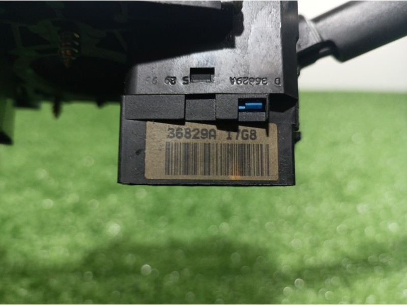 Recambio de mando multifuncion para nissan terrano/terrano.ii (r20) sport referencia OEM IAM 54034646A 54034646A 36940B