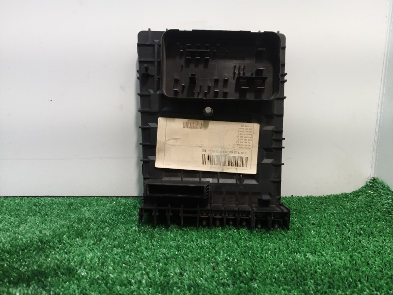 Recambio de caja reles / fusibles para volkswagen tiguan (5n1) referencia OEM IAM 1K0937125D 1K0937125D 1K0937629A