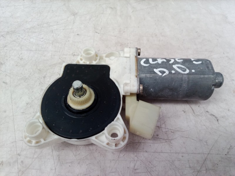 Recambio de motor elevalunas delantero derecho para mercedes-benz clase e (w210) berlina diesel 300 diesel (210.020) referencia 