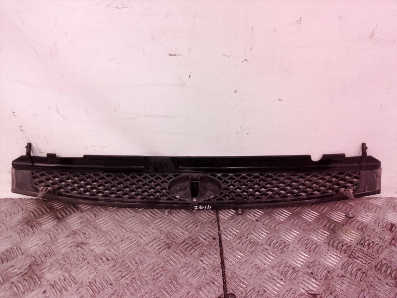 Recambio de rejilla delantera para ford fiesta (cbk) ambiente referencia OEM IAM   