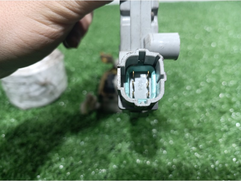 Recambio de cerradura puerta delantera derecha para nissan terrano/terrano.ii (r20) sport referencia OEM IAM   