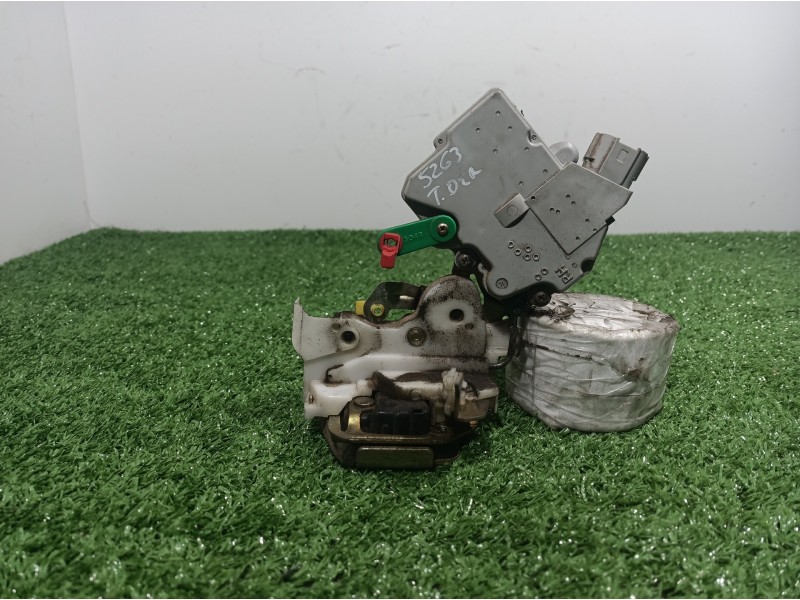 Recambio de cerradura puerta trasera derecha para nissan terrano/terrano.ii (r20) sport referencia OEM IAM   