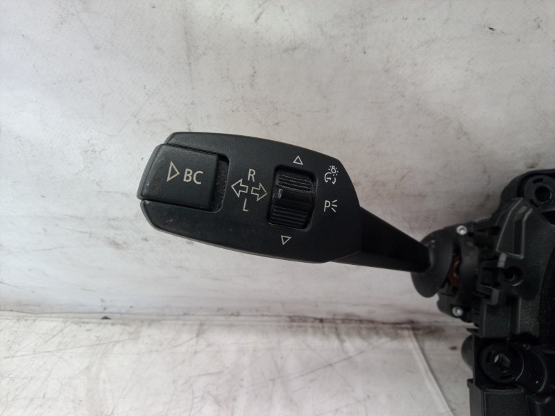 Recambio de mando multifuncion para bmw serie 1 berlina (e81/e87) 120i referencia OEM IAM LZ9121748 LZ9121748 0141837305