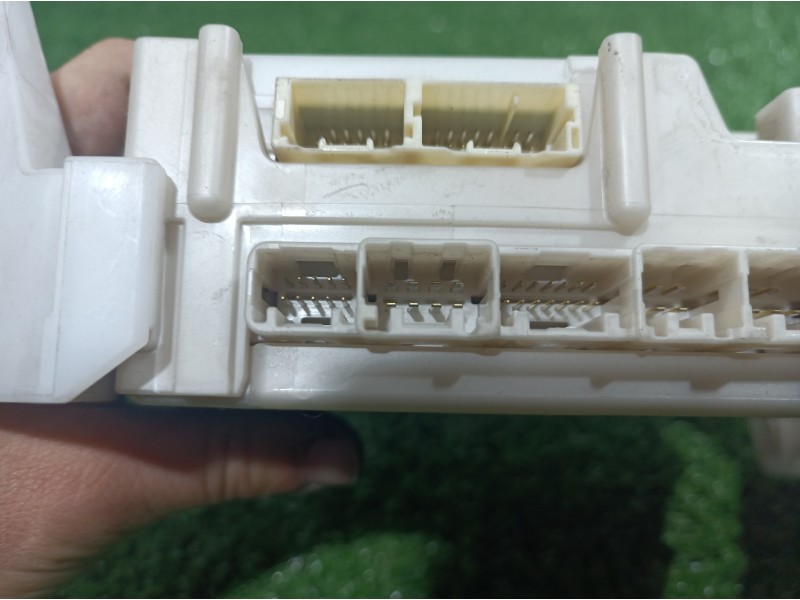 Recambio de caja reles / fusibles para peugeot 108 active referencia OEM IAM 892210H010 892210H010 827300H060A