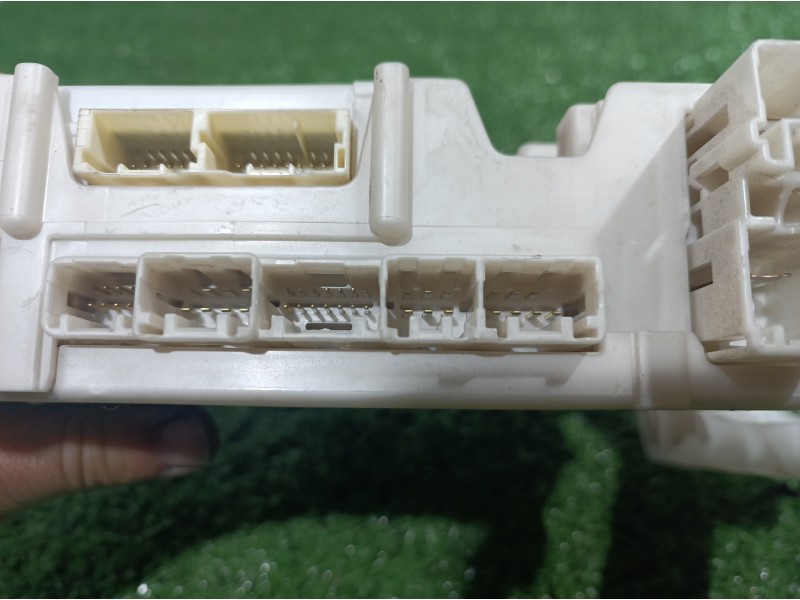 Recambio de caja reles / fusibles para peugeot 108 active referencia OEM IAM 892210H010 892210H010 827300H060A