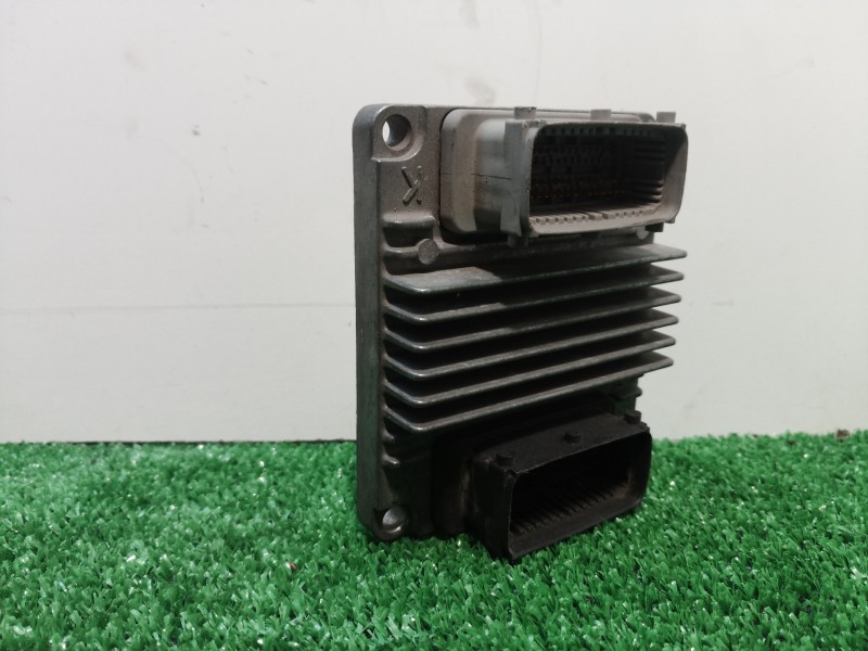 Recambio de centralita motor uce para chevrolet evanda referencia OEM IAM 12211619 12211619 12211619