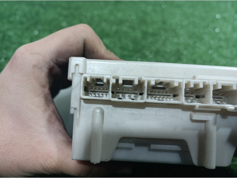 Recambio de caja reles / fusibles para peugeot 108 active referencia OEM IAM 892210H010 892210H010 827300H060A