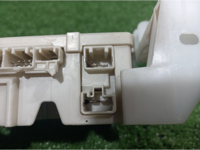 Recambio de caja reles / fusibles para peugeot 108 active referencia OEM IAM 892210H010 892210H010 827300H060A