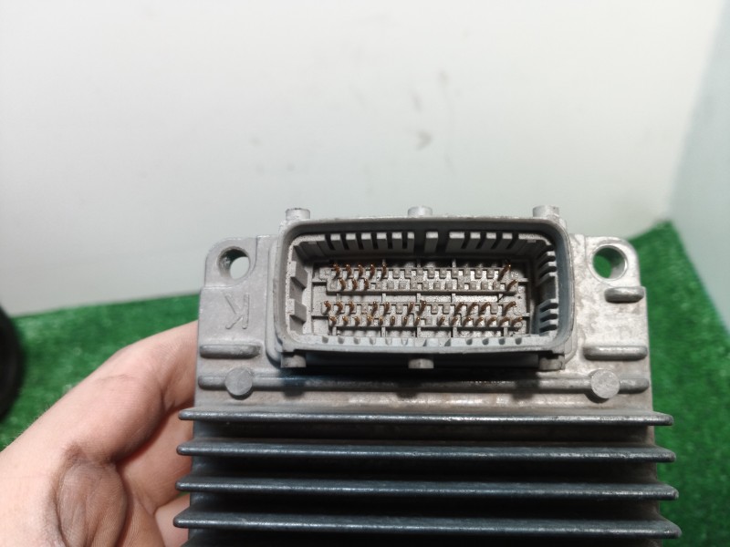 Recambio de centralita motor uce para chevrolet evanda referencia OEM IAM 12211619 12211619 12211619