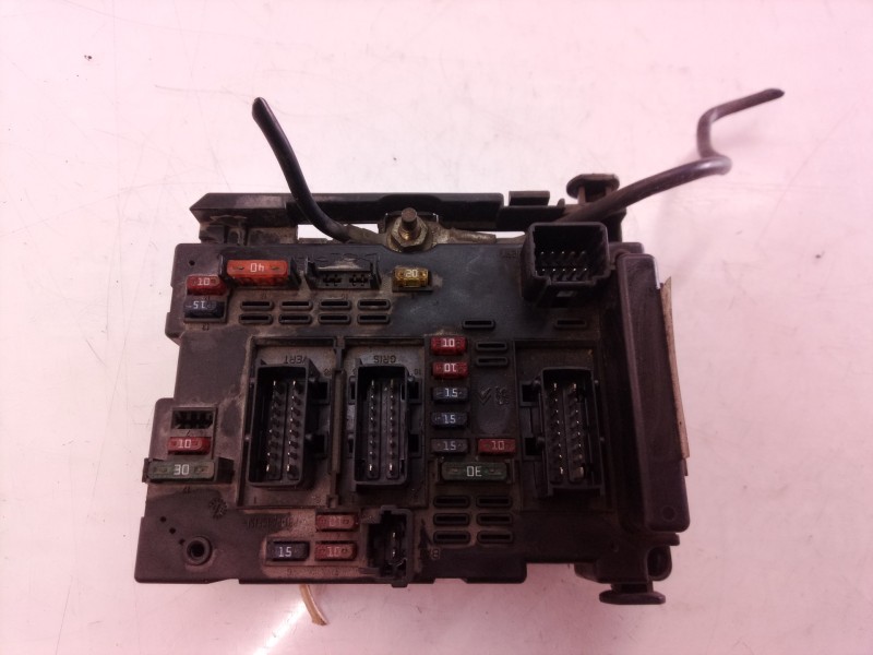 Recambio de caja reles / fusibles para peugeot 307 break / sw (s1) break xs referencia OEM IAM 9650664080 9650664080 9650664080