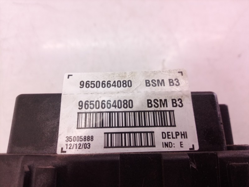 Recambio de caja reles / fusibles para peugeot 307 break / sw (s1) break xs referencia OEM IAM 9650664080 9650664080 9650664080