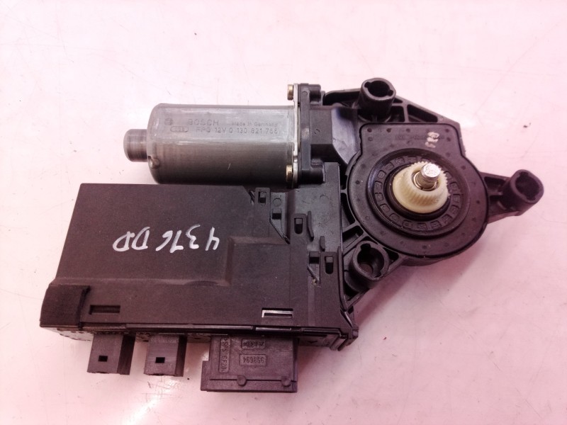 Recambio de motor elevalunas delantero derecho para peugeot 307 break / sw (s1) break xs referencia OEM IAM 0130821766 013082176