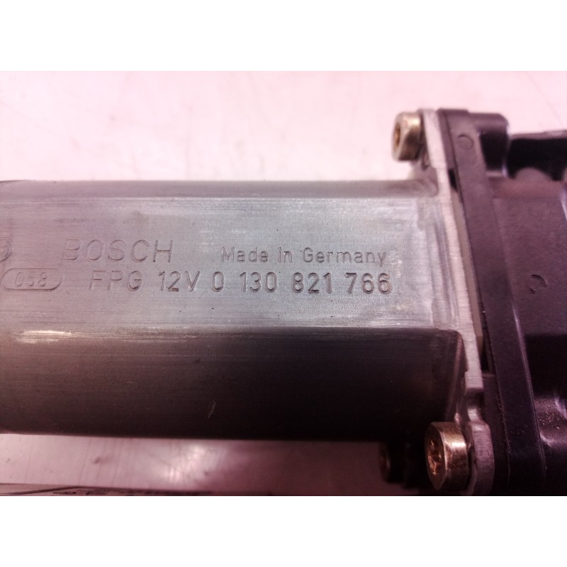 Recambio de motor elevalunas delantero derecho para peugeot 307 break / sw (s1) break xs referencia OEM IAM 0130821766 013082176