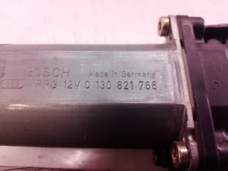 Recambio de motor elevalunas delantero derecho para peugeot 307 break / sw (s1) break xs referencia OEM IAM 0130821766 013082176