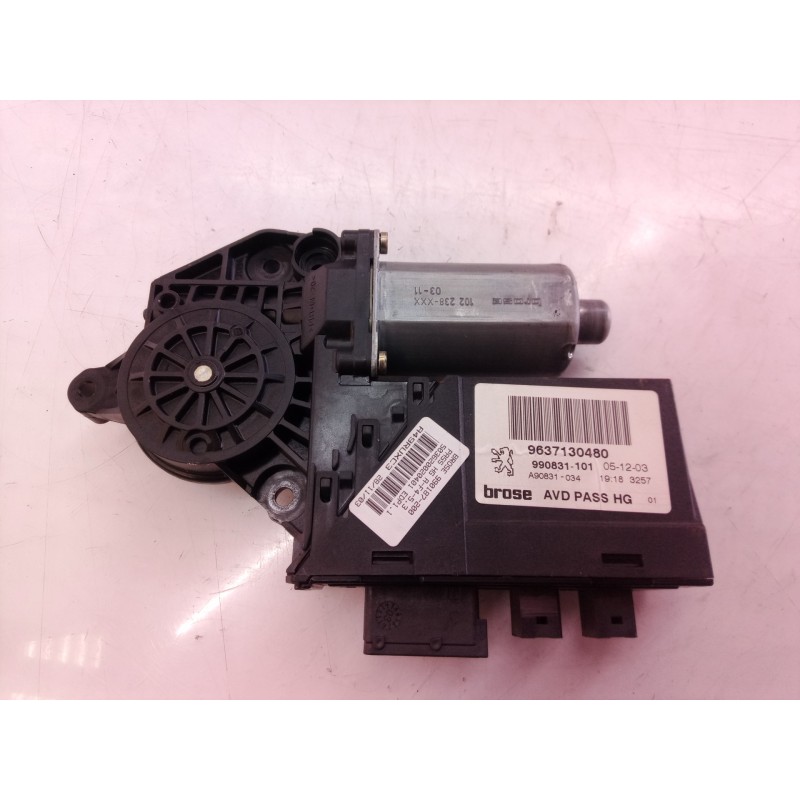 Recambio de motor elevalunas delantero derecho para peugeot 307 break / sw (s1) break xs referencia OEM IAM 0130821766 013082176