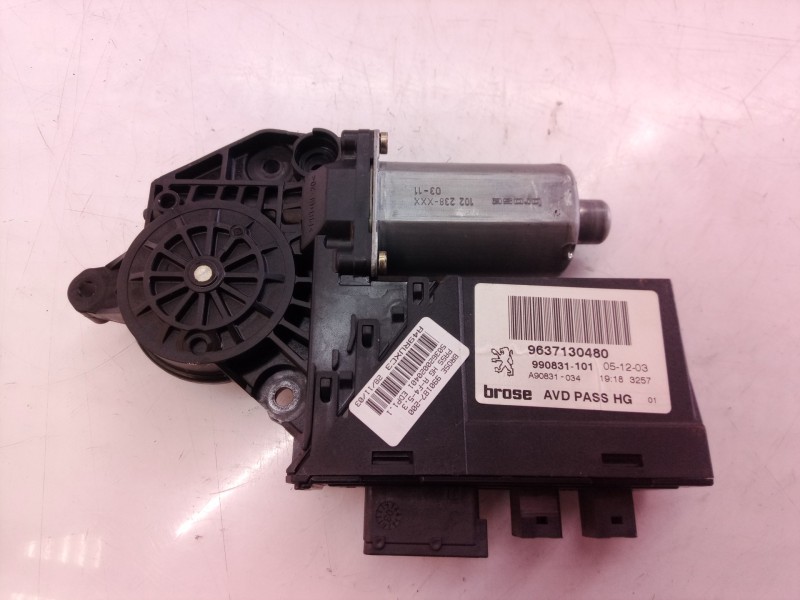 Recambio de motor elevalunas delantero derecho para peugeot 307 break / sw (s1) break xs referencia OEM IAM 0130821766 013082176