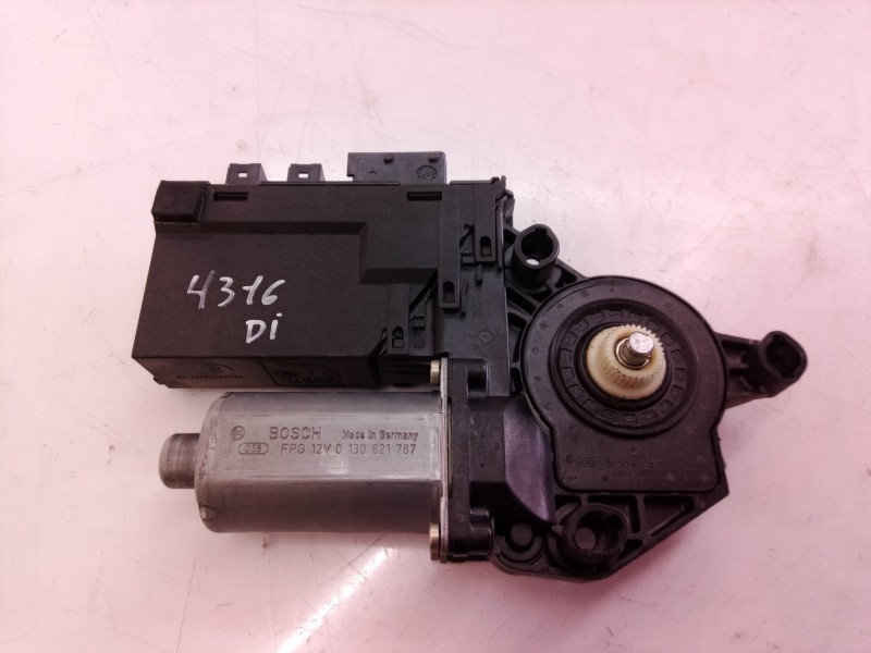 Recambio de motor elevalunas delantero izquierdo para peugeot 307 break / sw (s1) break xs referencia OEM IAM 0130821767 0130821