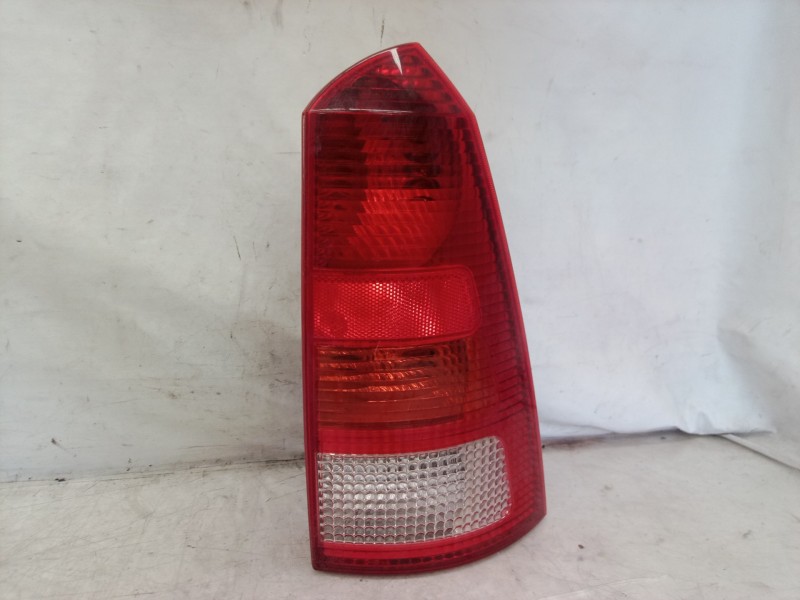 Recambio de piloto trasero derecho para ford focus berlina (cak) ambiente referencia OEM IAM   