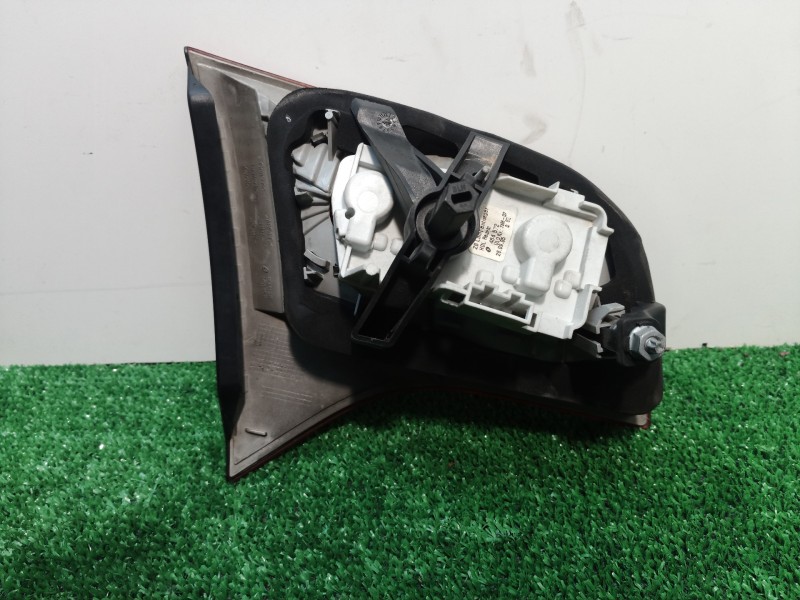 Recambio de piloto trasero derecho interior para audi a4 avant (8e) referencia OEM IAM 8E9945094 8E9945094 8E9945094