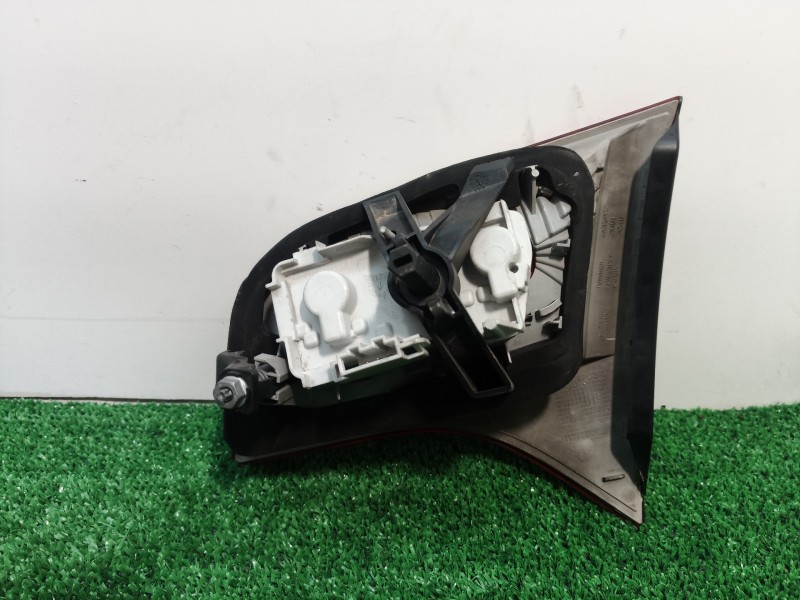 Recambio de piloto trasero izquierdo interior para audi a4 avant (8e) referencia OEM IAM 8E9945093 8E9945093 8E9945093