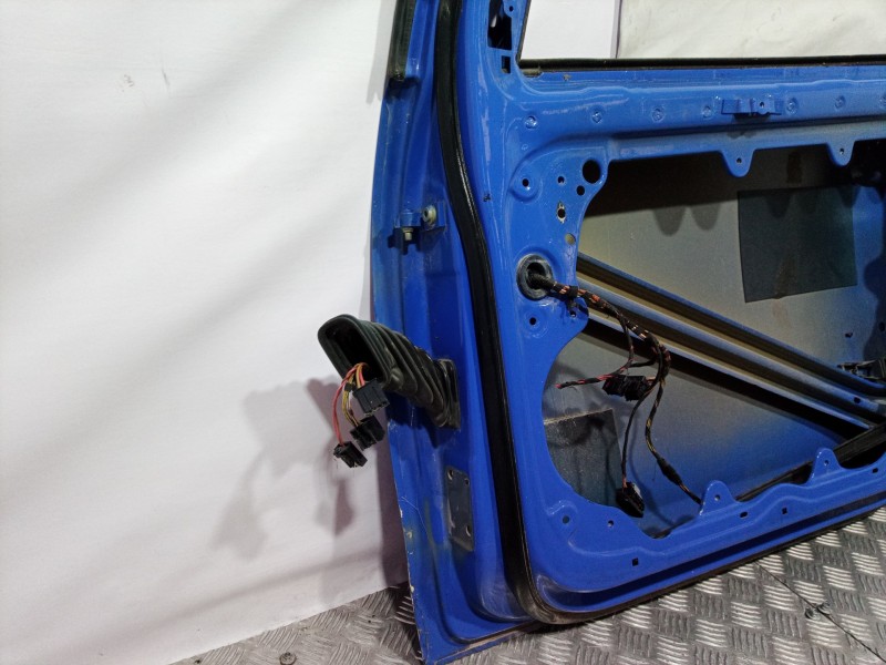 Recambio de puerta delantera derecha para volkswagen polo (9n1) referencia OEM IAM   