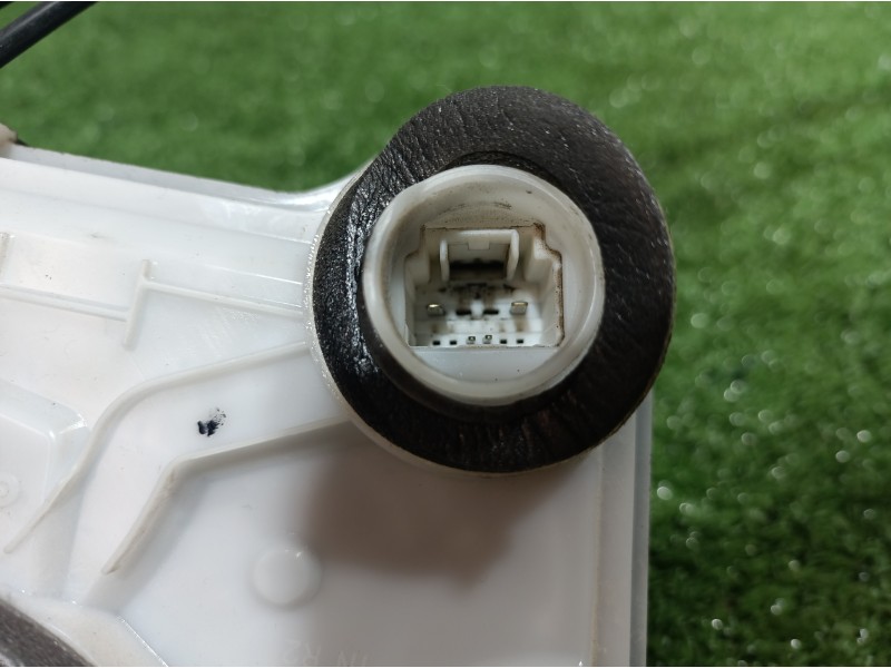 Recambio de cerradura puerta delantera derecha para peugeot 108 active referencia OEM IAM   