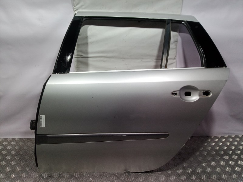 Recambio de puerta trasera izquierda para renault laguna ii (bg0) referencia OEM IAM   