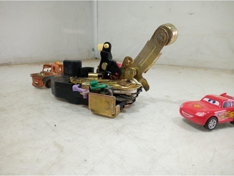 Recambio de cerradura puerta delantera derecha para jeep cherokee (kj) 2.5 crd básico referencia OEM IAM   