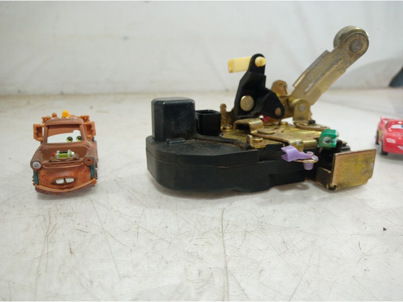 Recambio de cerradura puerta delantera derecha para jeep cherokee (kj) 2.5 crd básico referencia OEM IAM   