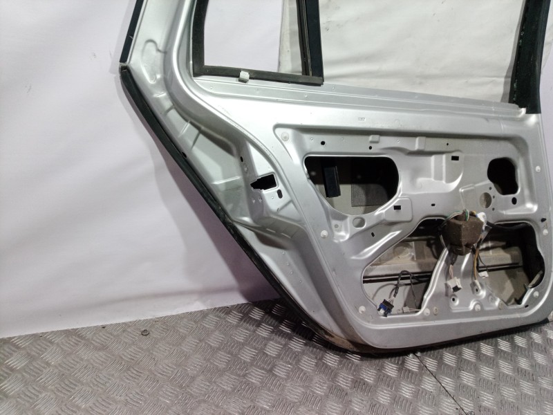 Recambio de puerta trasera izquierda para renault laguna ii (bg0) referencia OEM IAM   