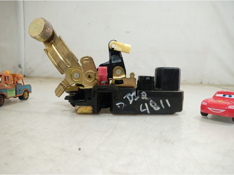 Recambio de cerradura puerta delantera derecha para jeep cherokee (kj) 2.5 crd básico referencia OEM IAM   