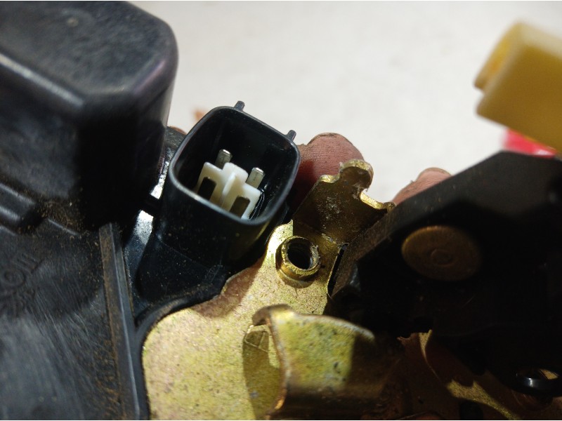 Recambio de cerradura puerta delantera derecha para jeep cherokee (kj) 2.5 crd básico referencia OEM IAM   