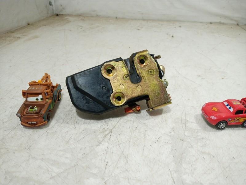 Recambio de cerradura puerta delantera izquierda para jeep cherokee (kj) 2.5 crd básico referencia OEM IAM   