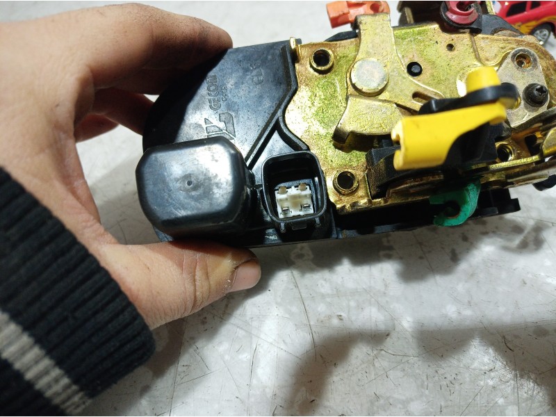 Recambio de cerradura puerta delantera izquierda para jeep cherokee (kj) 2.5 crd básico referencia OEM IAM   