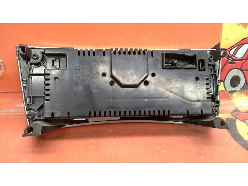 Recambio de mando climatizador para mercedes-benz clase c (w203) berlina referencia OEM IAM A2038303085  