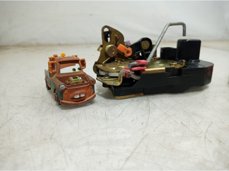 Recambio de cerradura puerta trasera izquierda para jeep cherokee (kj) 2.5 crd básico referencia OEM IAM   