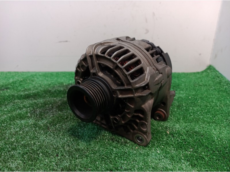 Recambio de alternador para seat ibiza (6l1) referencia OEM IAM 037903025M 037903025M 037903025