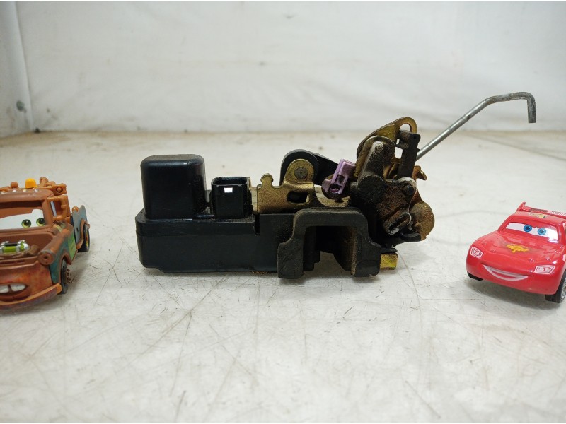 Recambio de cerradura puerta trasera izquierda para jeep cherokee (kj) 2.5 crd básico referencia OEM IAM   