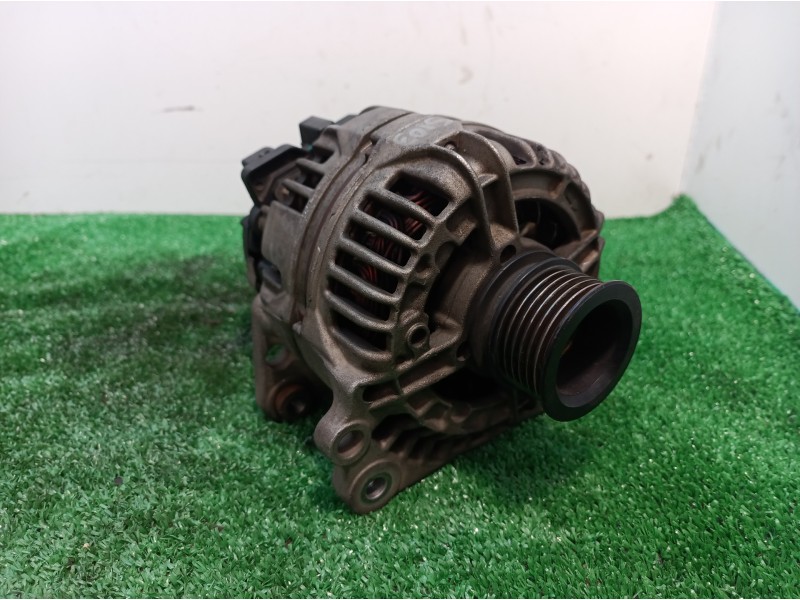 Recambio de alternador para seat ibiza (6l1) referencia OEM IAM 037903025M 037903025M 037903025