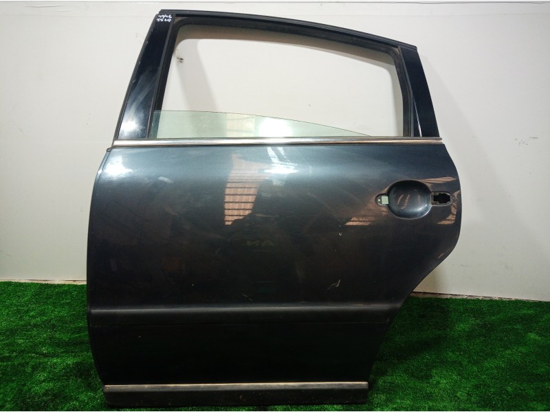 Recambio de puerta trasera izquierda para volkswagen passat berlina (3b3) advance referencia OEM IAM   